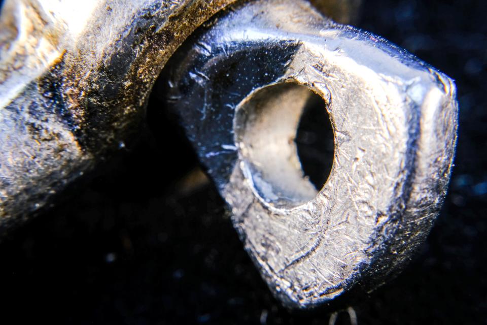 Shackle detail