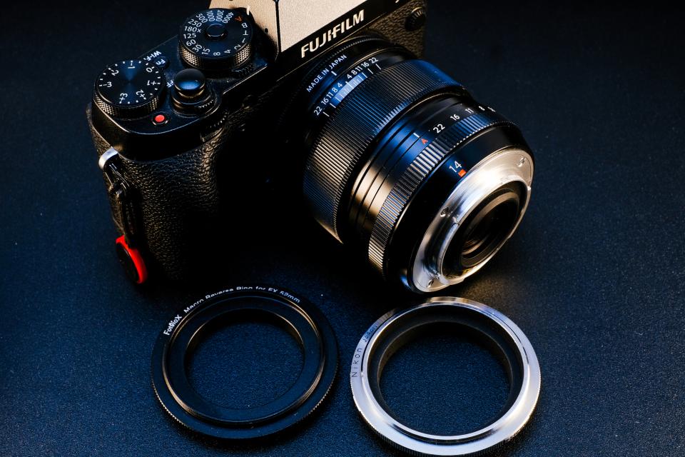 The FUJIFILM XF 14mm f/2.8 lens reversed onto the X-T1.