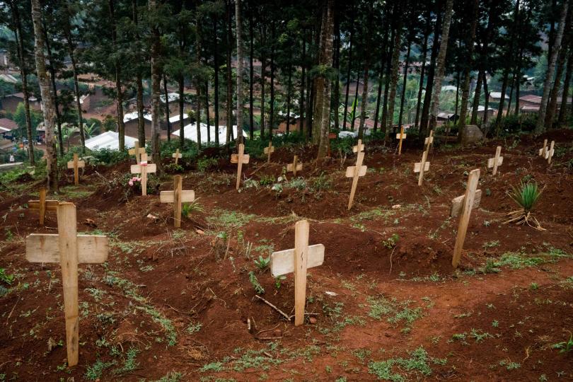 The cemetery where Pamela Kiyangaliya’s sister is buried with many others who died from Ebola, on a hill above Butembo, Democratic Republic of Congo. According to the World Health Organization, there have been 848 confirmed cases and 509 confirmed deaths in North Kivu and Ituri provinces, March 6, 2019. © Adriane Ohanesian for The Wall Street Journal