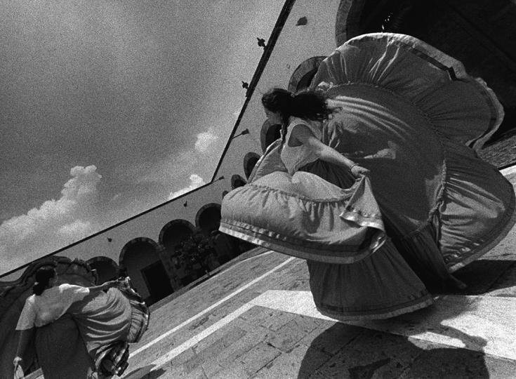 Delizia Danza, Photograph © Shari Belafonte
