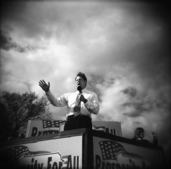 Al Gore on the presidential campaign trail, 2001 © David Burnett/ Contact Press Images