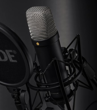RODE NT1 5th Generation Large-Diaphragm Cardioid Condenser XLR/USB Microphone