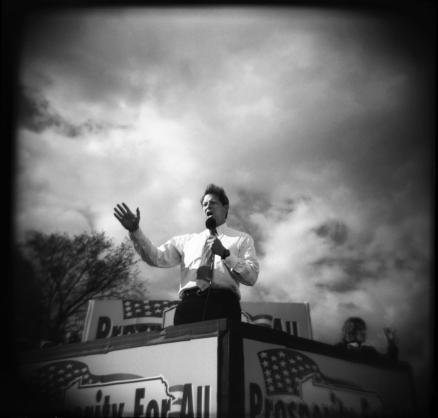 Al Gore on the presidential campaign trail, 2001 © 2020 David Burnett/Contact Press Images