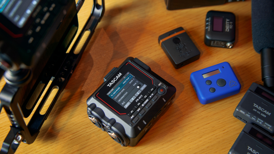 TASCAM FR-AV2