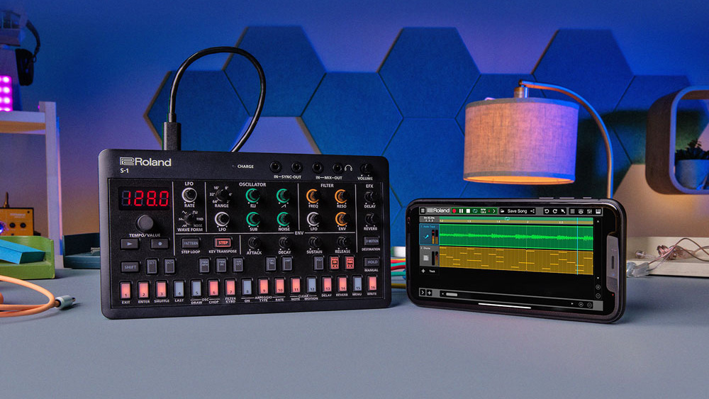 Roland AIRA Compact S-1 Tweak Synth Polyphonic Synthesizer