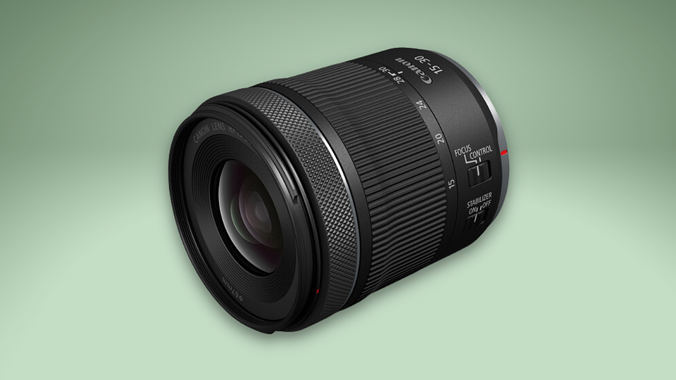 RF 15-30mm f/4.5-6.3 IS STM