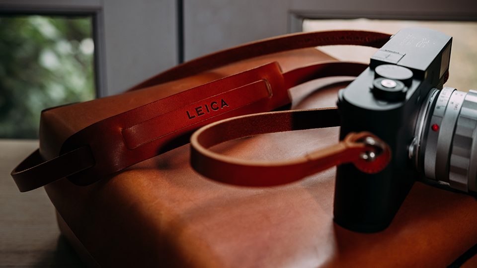 Leica M11-D Leather Carrying Strap (Cognac)