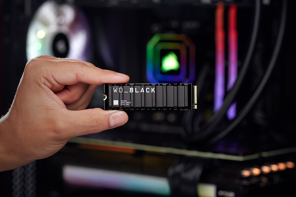 WD 1TB WD_BLACK SN850X Gaming Internal NVMe PCIe 4.0 SSD with Heatsink WD 1TB WD_BLACK SN850X Gaming Internal NVMe PCIe 4.0 SSD with Heatsink