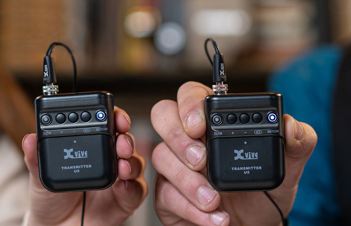 Xvive Audio U5T2 2-Person Camera-Mount Digital Wireless Omni Lavalier Microphone System for Cameras Xvive Audio U5T2 2-Person Camera-Mount Digital Wireless Omni Lavalier Microphone System for Cameras